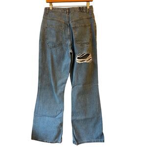 NWT PrettyLittleThing Shape Rip Detail Wide-leg jeans size 4 light blue wash